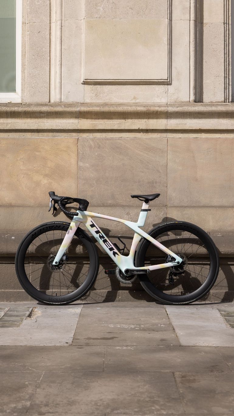 Used Trek Madone SLR 7 eTap Gen 7 2023 2023 Road & Gravel — image 11 of 14