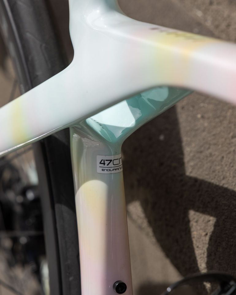 Used Trek Madone SLR 7 eTap Gen 7 2023 2023 Road & Gravel — image 3 of 14