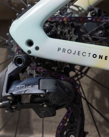 Used Trek Madone SLR 7 eTap Gen 7 2023 2023 Road & Gravel — image 8 of 14