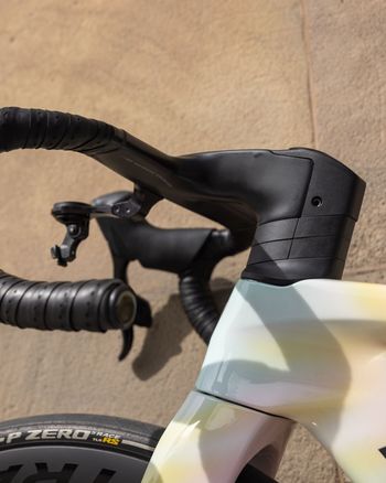 Used Trek Madone SLR 7 eTap Gen 7 2023 2023 Road & Gravel — image 10 of 14