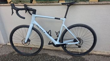 Used Scott Addict 50 2025 2025 Road & Gravel, Hellgrau — image 2 of 12