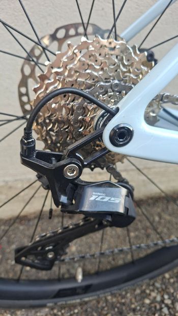 Used Scott Addict 50 2025 2025 Road & Gravel, Hellgrau — image 3 of 12
