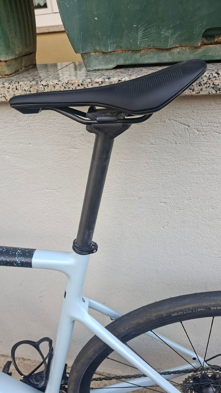 Used Scott Addict 50 2025 2025 Road & Gravel, Hellgrau — image 11 of 12