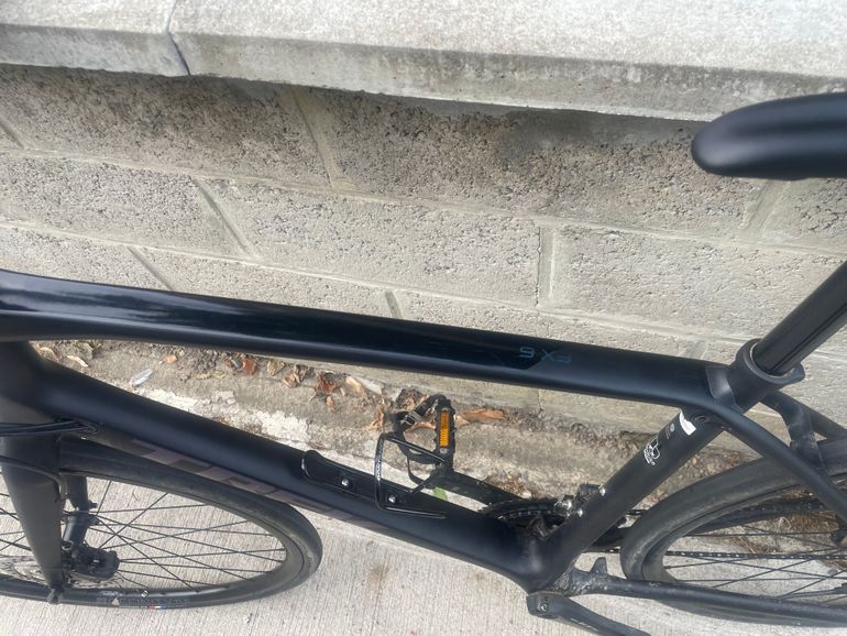 Used Trek FX Sport 6 2022 2022 Urban — image 4 of 5