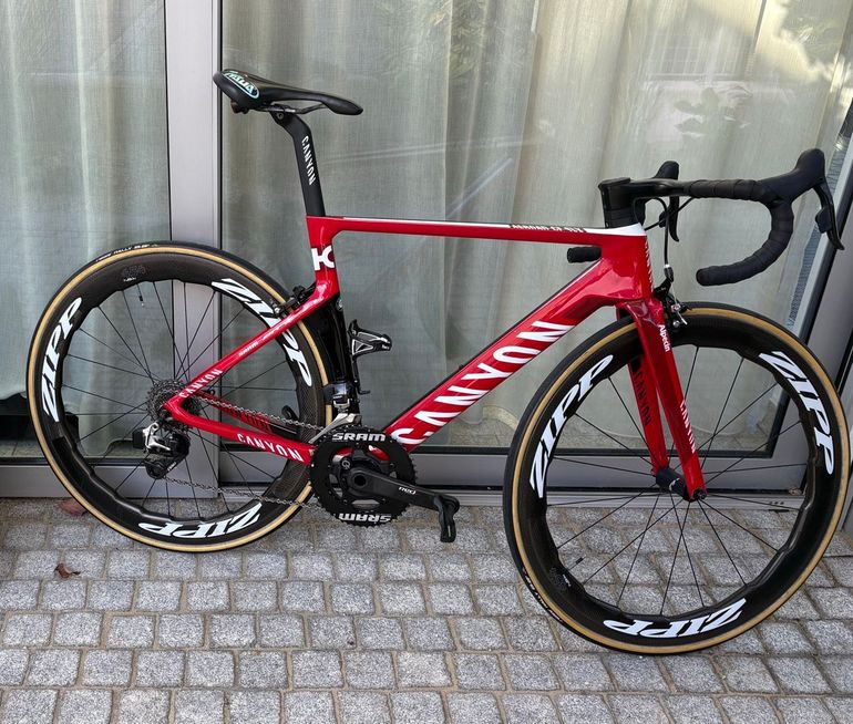 Used Canyon Aeroad CF SLX 8.0 2018 2018 Road & Gravel — image 1 of 4
