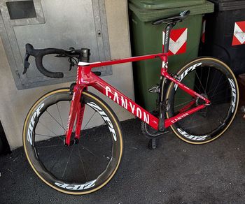 Used Canyon Aeroad CF SLX 8.0 2018 2018 Road & Gravel — image 2 of 4