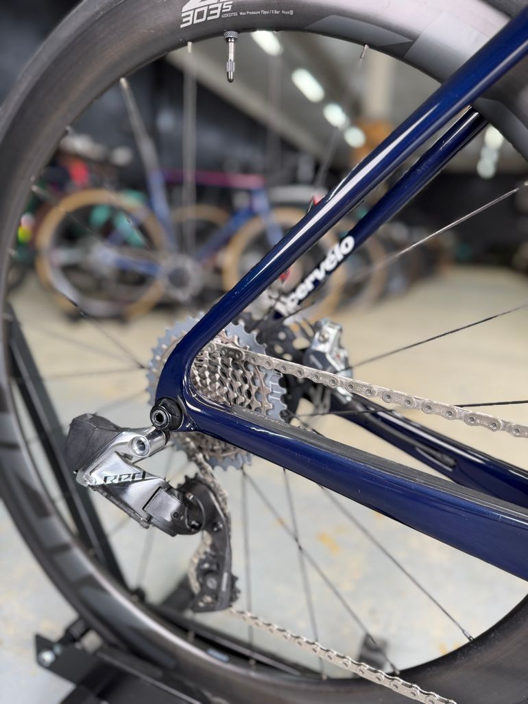 Used Cervélo Caledonia-5 Red ETap Carbon 2021 Road & Gravel, Blue — image 12 of 27