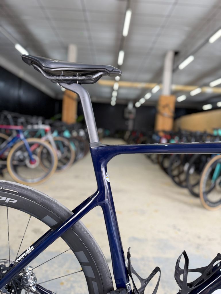 Used Cervélo Caledonia-5 Red ETap Carbon 2021 Road & Gravel, Blue — image 10 of 27