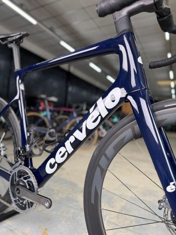Used Cervélo Caledonia-5 Red ETap Carbon 2021 Road & Gravel, Blue — image 4 of 27