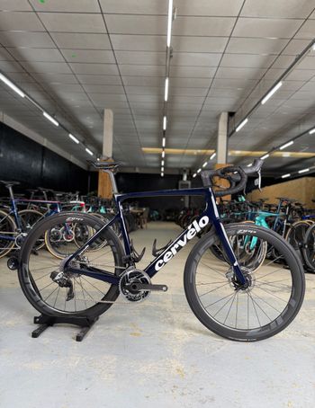 Used Cervélo Caledonia-5 Red ETap Carbon 2021 Road & Gravel