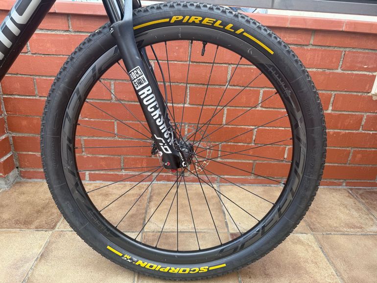 Used BMC FOURSTROKE 01 ONE 2019 2019 Mountainbike — image 2 of 5