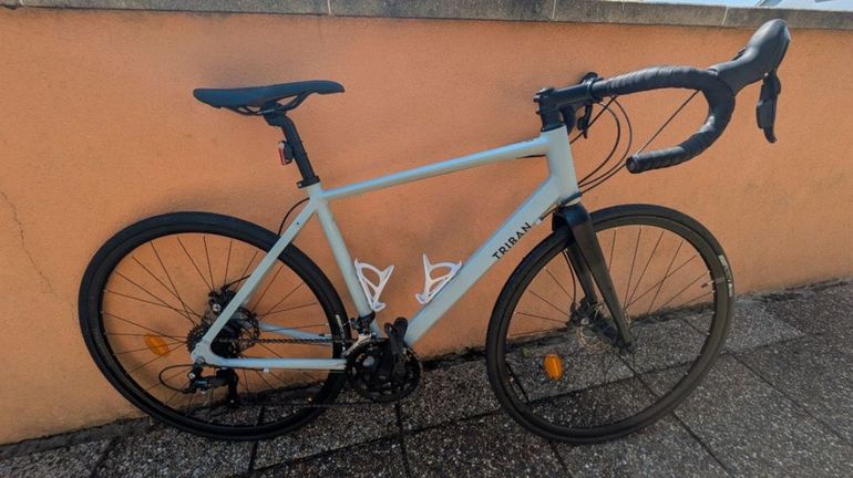 Used TRIBAN Rennrad Radtouren RC120 Scheibenbremsen hellgrau 2025 2025 Road & Gravel, Gris claro — image 1 of 7