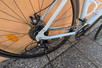 Used TRIBAN Rennrad Radtouren RC120 Scheibenbremsen hellgrau 2025 2025 Road & Gravel, Gris claro — image 5 of 7