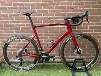 Used Cannondale SuperSix EVO Shimano Ultegra Di2 2025 Road & Gravel, Red — image 2 of 12