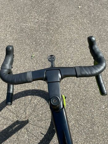 Used Trek Madone SLR 8 2019 2019 Road & Gravel, Black — image 4 of 9