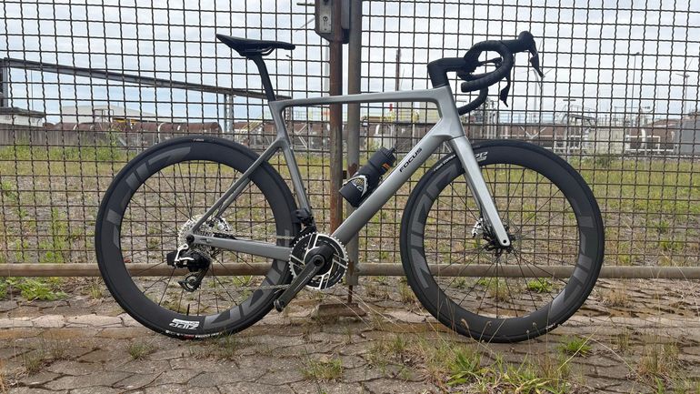 Used Focus IZALCO MAX 9.0 2024 Frameset 2024 Road & Gravel — image 1 of 11