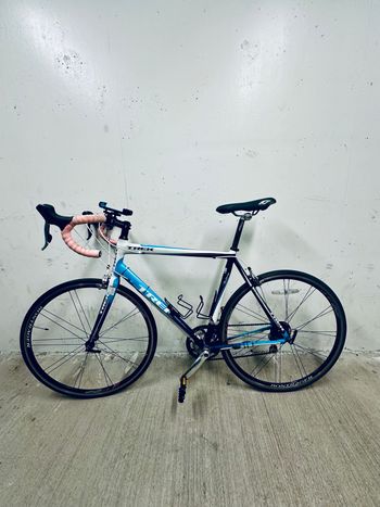 Used Trek 2.1 2009 2009 Road & Gravel, Blue — image 2 of 5