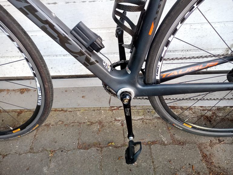 Used Thompson Thompson Taurus Flatbar Ultegra DI2 2015  7,5 Kg 2015 Road & Gravel, Black — image 4 of 12