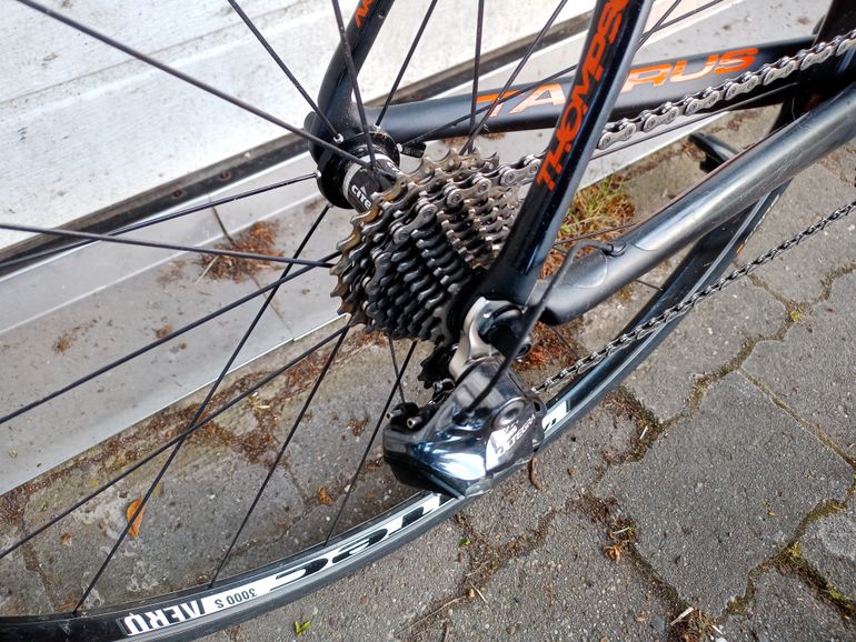Used Thompson Thompson Taurus Flatbar Ultegra DI2 2015  7,5 Kg 2015 Road & Gravel, Black — image 10 of 12