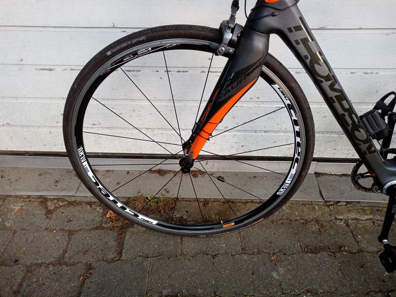 Used Thompson Thompson Taurus Flatbar Ultegra DI2 2015  7,5 Kg 2015 Road & Gravel, Black — image 5 of 12