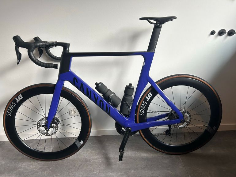 Used Canyon Aeroad CF SLX 8 Disc Di2 2023 2023 Road & Gravel — image 3 of 9