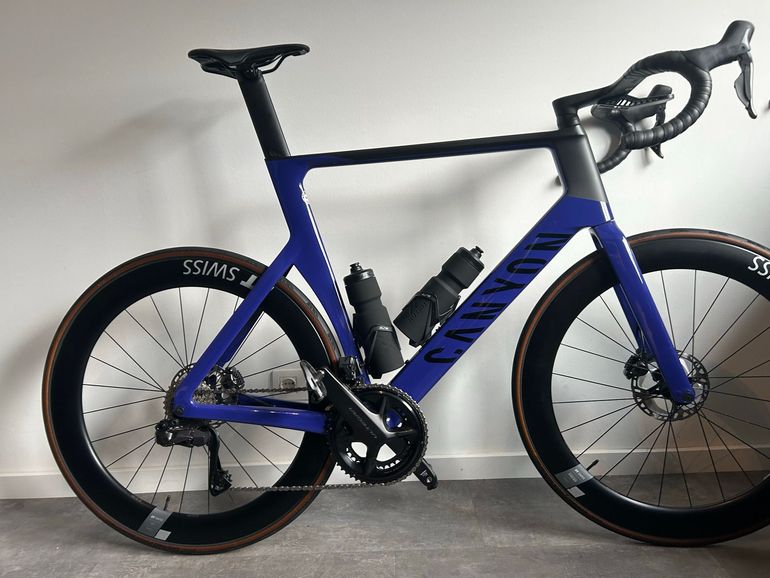 Used Canyon Aeroad CF SLX 8 Disc Di2 2023 2023 Road & Gravel — image 1 of 9