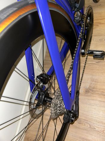 Used Canyon Aeroad CF SLX 8 Disc Di2 2023 2023 Road & Gravel — image 7 of 9