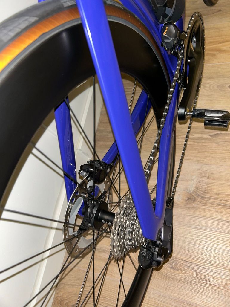 Used Canyon Aeroad CF SLX 8 Disc Di2 2023 2023 Road & Gravel — image 7 of 9