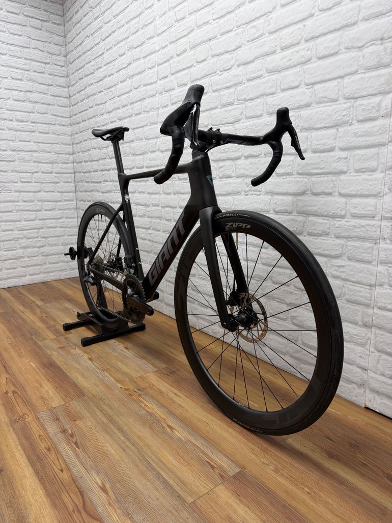 Used Giant Propel Advanced 1 2023 2023 Road & Gravel, Black — image 3 of 7
