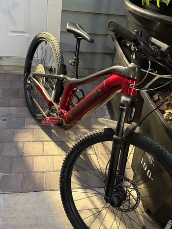 Used Trek Powerfly FS 4 2021 2021 Mountainbike, Red, 27.5, 29 — image 2 of 12