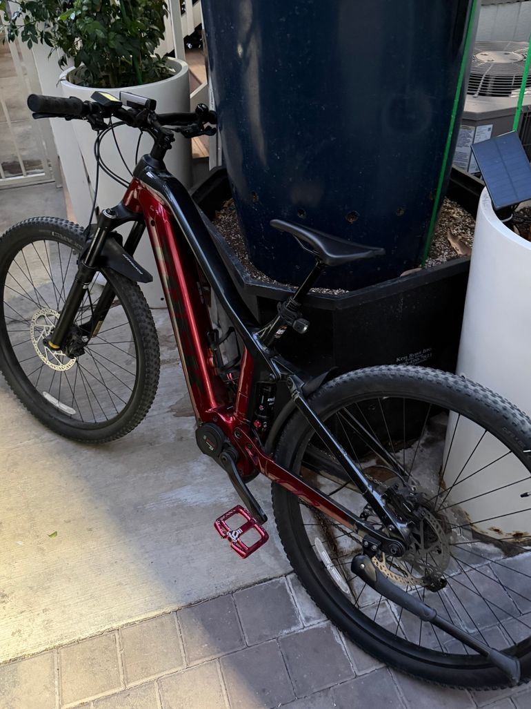 Used Trek Powerfly FS 4 2021 2021 Mountainbike, Red, 27.5, 29 — image 10 of 12