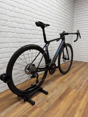 Used Trek Madone SL 6 Gen 8 2025 2025 Road & Gravel, Green — image 6 of 7