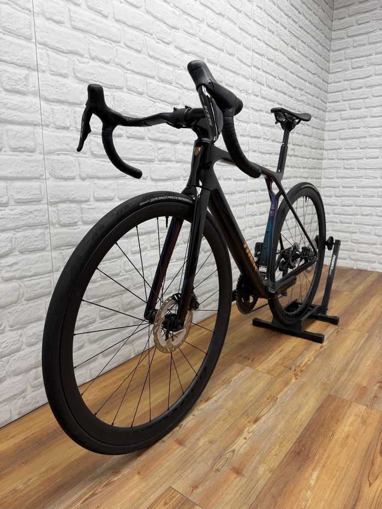 Used Trek Madone SL 6 Gen 8 2025 2025 Road & Gravel, Green — image 5 of 7