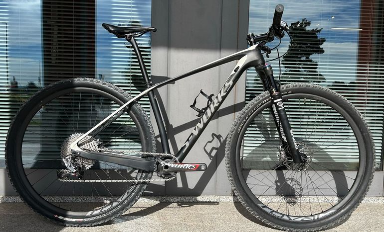 Used Specialized S-Works Stumpjumper 29 World Cup 2015 2015 Mountainbike — image 1 of 6
