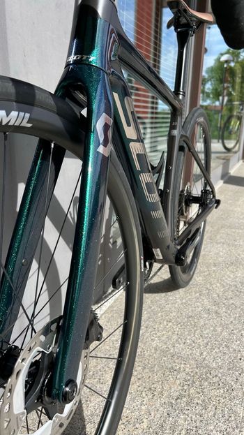Used Scott Addict 20 2023 2023 Road & Gravel — image 4 of 6