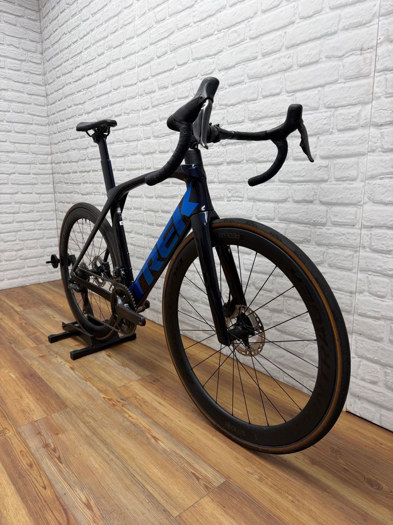 Used Trek Madone SLR 7 2022 2022 Road & Gravel, Blue — image 2 of 6