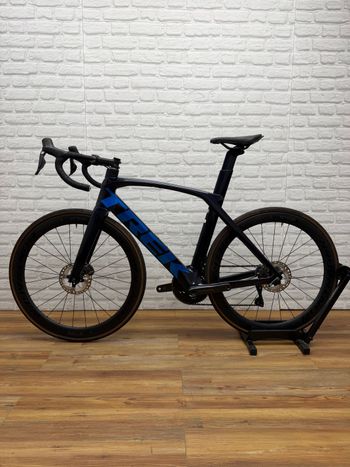 Used Trek Madone SLR 7 2022 2022 Road & Gravel, Blue — image 4 of 6