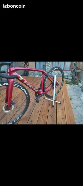Used Trek Émonda SLR 7 2021 2021 Road & Gravel — image 8 of 10