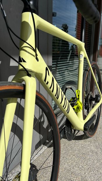 Used Canyon Endurace CF SL 8 Disc 2023 2023 Road & Gravel — image 6 of 6