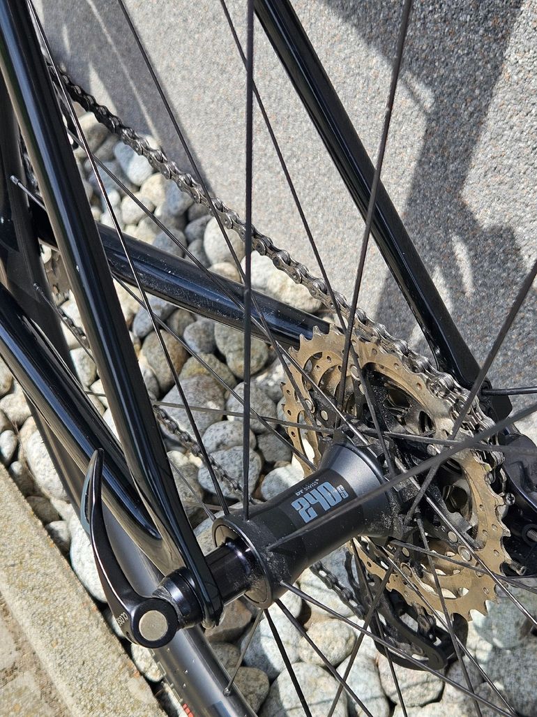 Used Specialized Tarmac Shimano Ultegra 2020 Road & Gravel, Black — image 9 of 11