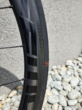 Used Specialized Tarmac Shimano Ultegra 2020 Road & Gravel, Black — image 8 of 11