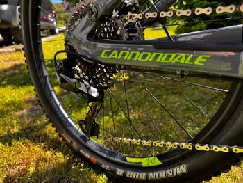 Used Cannondale Trigger 2 2018 2018 Mountainbike, Light Gray, 27.5 — image 6 of 16
