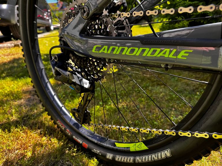 Used Cannondale Trigger 2 2018 2018 Mountainbike, Light Gray, 27.5 — image 6 of 16