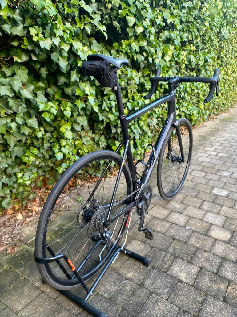 Used Specialized Tarmac SL6 Disc Sport 2020 2020 Road & Gravel — image 3 of 9