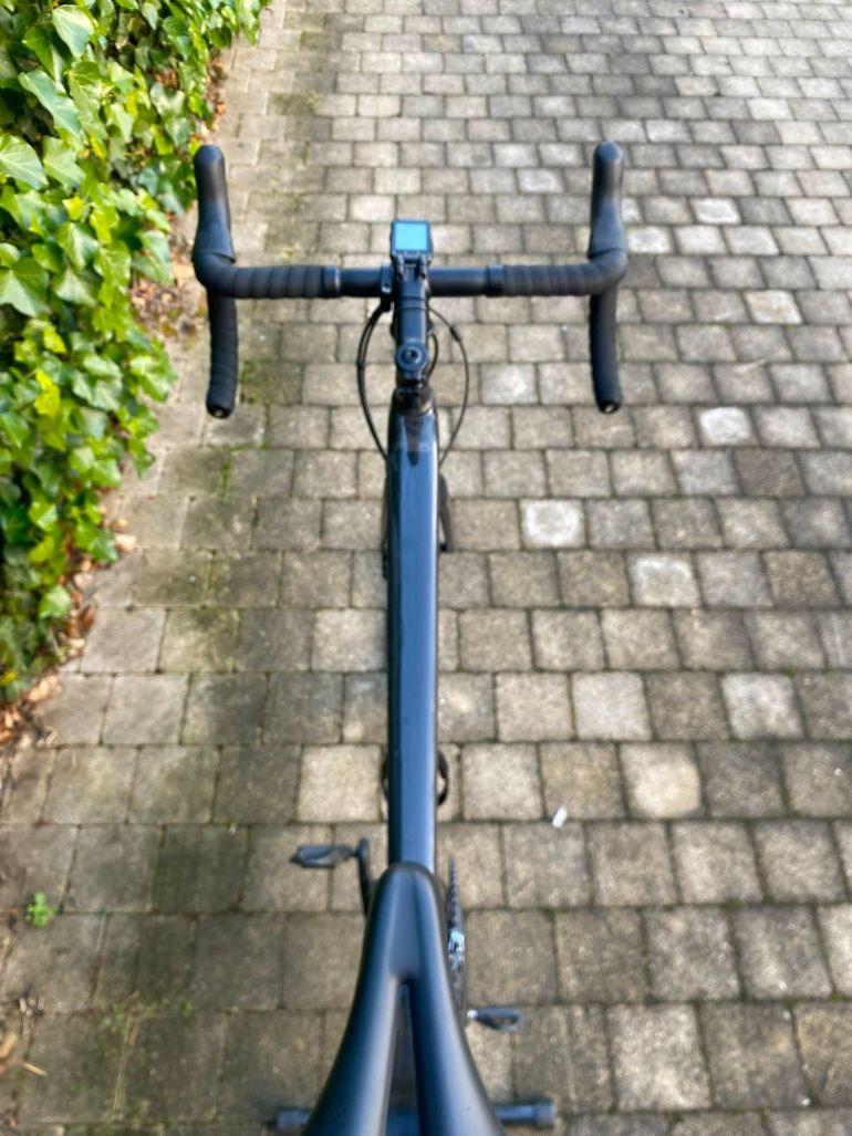 Used Specialized Tarmac SL6 Disc Sport 2020 2020 Road & Gravel — image 8 of 9