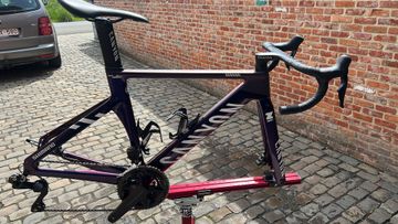 Použité Canyon Aeroad Shimano 105 Di2 2025 Road & Gravel — obrázek 2 z 10