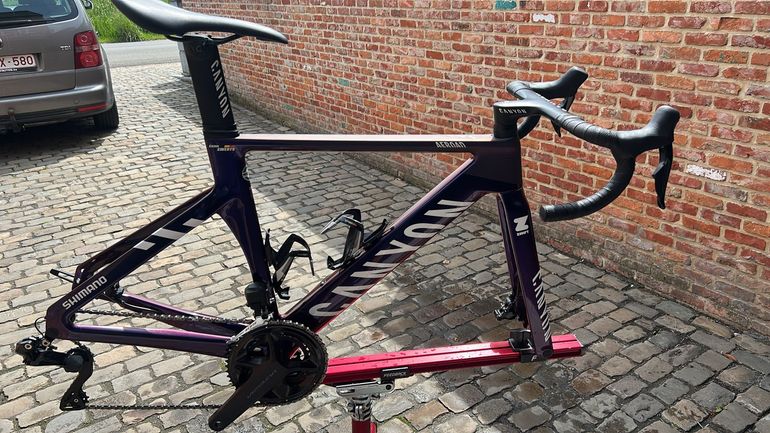 Used Canyon Aeroad Shimano 105 Di2 2025 Road & Gravel, Blau — image 2 of 11