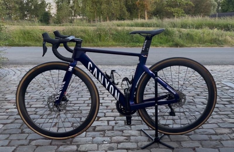 Použité Canyon Aeroad Shimano 105 Di2 2025 Road & Gravel — obrázek 1 z 10