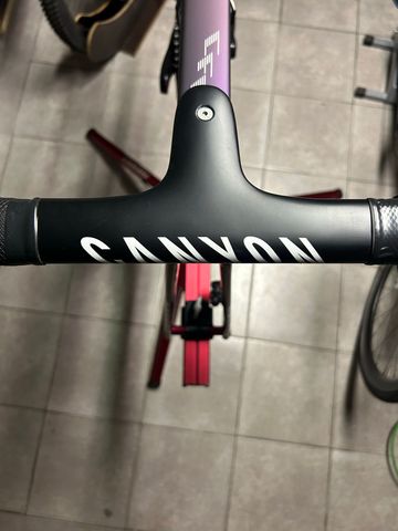 Použité Canyon Aeroad Shimano 105 Di2 2025 Road & Gravel — obrázek 3 z 10