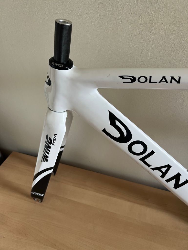 Used Dolan DF4 Carbon Track Bike - Alpina 2026 Frameset 2026 Road & Gravel, Black — image 12 of 15